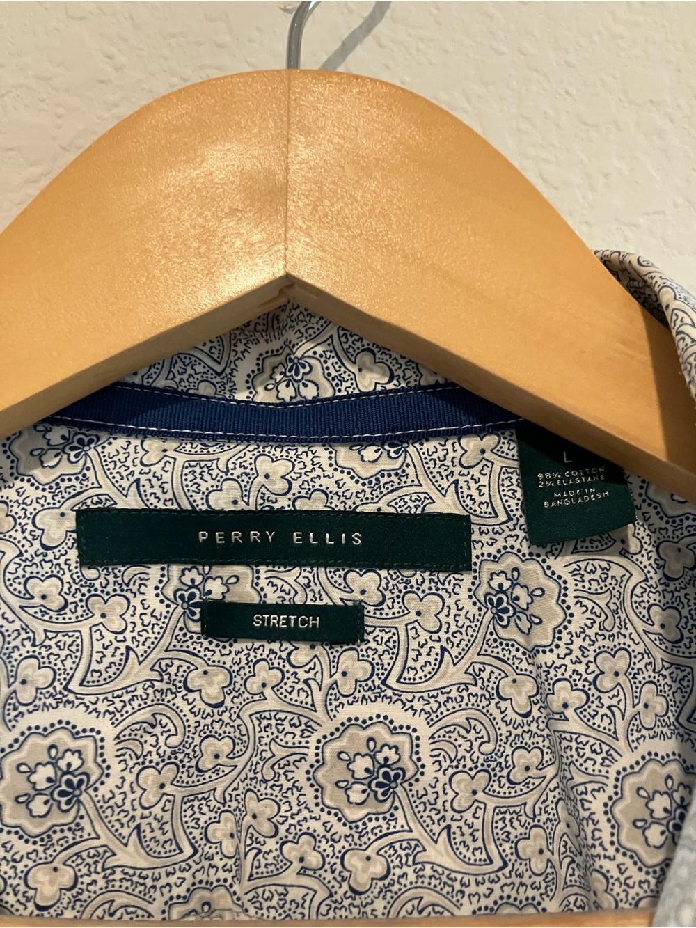 Men's Patterned Button Down - Picture 3 of 5